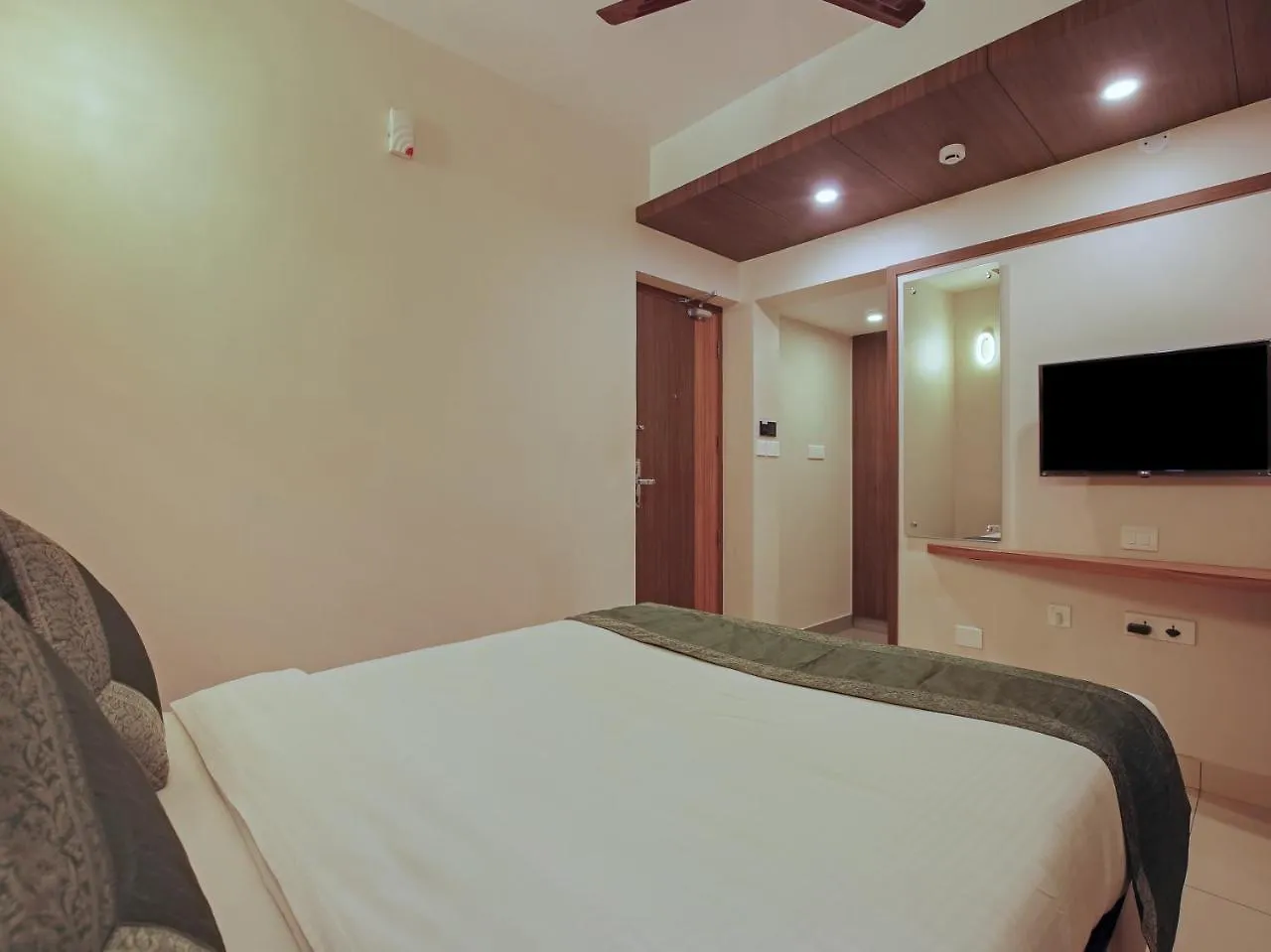 Hotel Treebo Goodland Residency Thiruvananthapuram